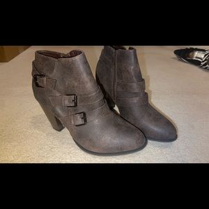 Heeled Brown ankle booties